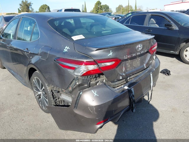 4T1B11HK4JU086257 Toyota CAMRY SE