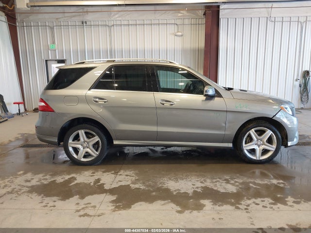 Aukcja sprzedaży 2015 Mercedes-benz Ml 400 4matic, vin: 4JGDA5GB7FA483133, numer aukcji: 44307034