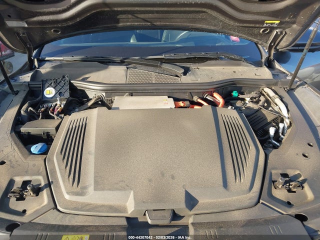 2019 AUDI E-TRON WA1VAAGE8KB006463 Photo 9