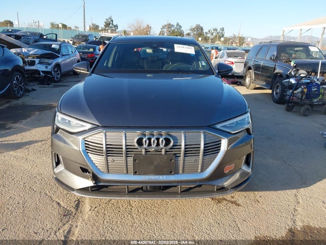 WA1VAAGE8KB006463 Audi E-tron Premium Plus