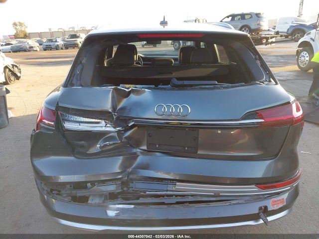2019 AUDI E-TRON WA1VAAGE8KB006463 Photo 5