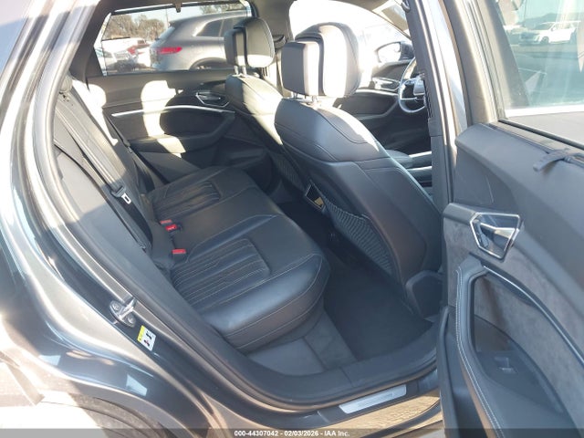 2019 AUDI E-TRON WA1VAAGE8KB006463 Photo 7