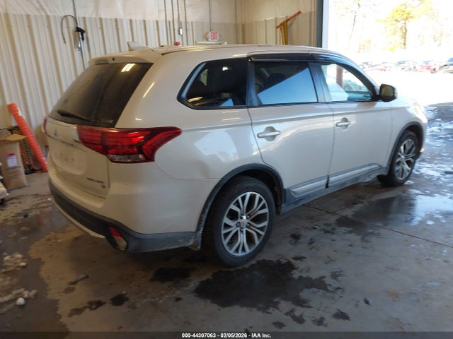 2017 MITSUBISHI OUTLANDER JA4AZ3A36HZ016175 Photo 3