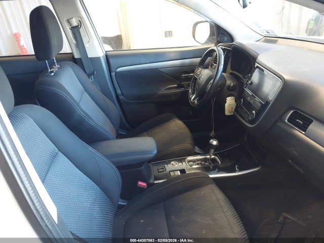 2017 MITSUBISHI OUTLANDER JA4AZ3A36HZ016175 Photo 4
