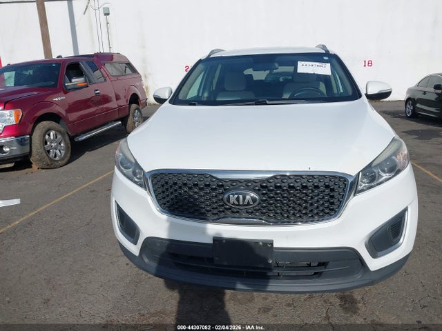 5XYPGDA56GG060879 KIA Sorento 3.3l Lx