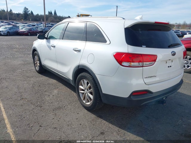 5XYPGDA56GG060879 KIA Sorento 3.3l Lx