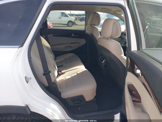 5XYPGDA56GG060879 KIA Sorento 3.3l Lx