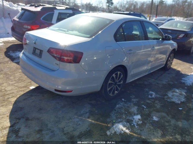44307119 :رقم المزاد ، 3VW2B7AJ3HM388320 vin ، 2017 Volkswagen Jetta 1.4t S مزاد بيع