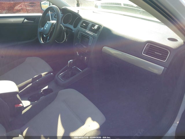 44307119 :رقم المزاد ، 3VW2B7AJ3HM388320 vin ، 2017 Volkswagen Jetta 1.4t S مزاد بيع