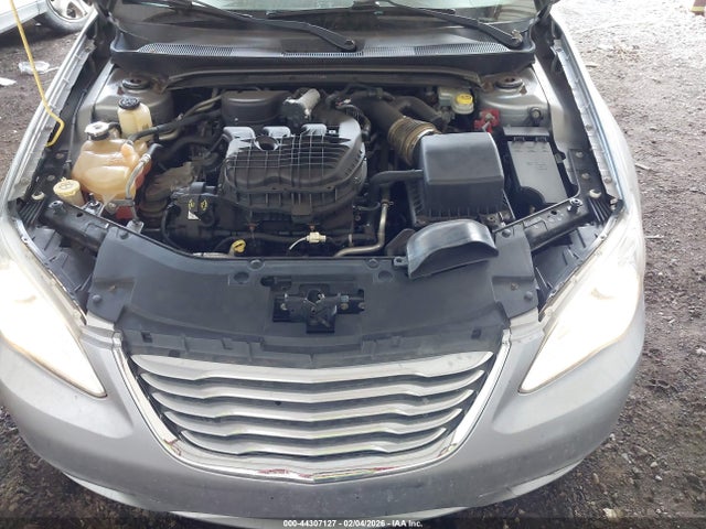 44307127 :رقم المزاد ، 1C3CCBCG1DN521010 vin ، 2013 Chrysler 200 Limited مزاد بيع