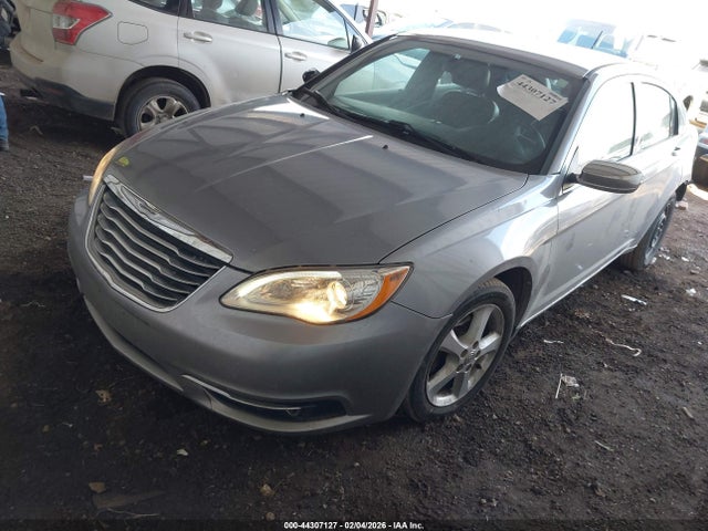 44307127 :رقم المزاد ، 1C3CCBCG1DN521010 vin ، 2013 Chrysler 200 Limited مزاد بيع
