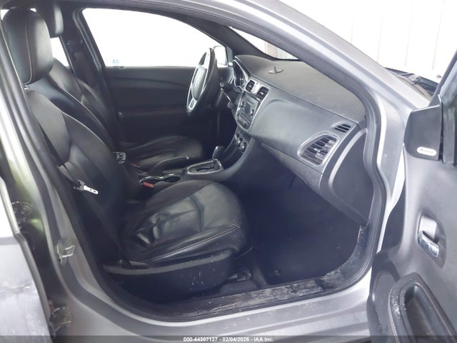 44307127 :رقم المزاد ، 1C3CCBCG1DN521010 vin ، 2013 Chrysler 200 Limited مزاد بيع