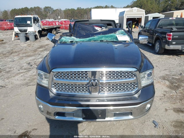 1C6RR7NM7JS312878 RAM 1500 Laramie 4x4 5&#039;7 Box