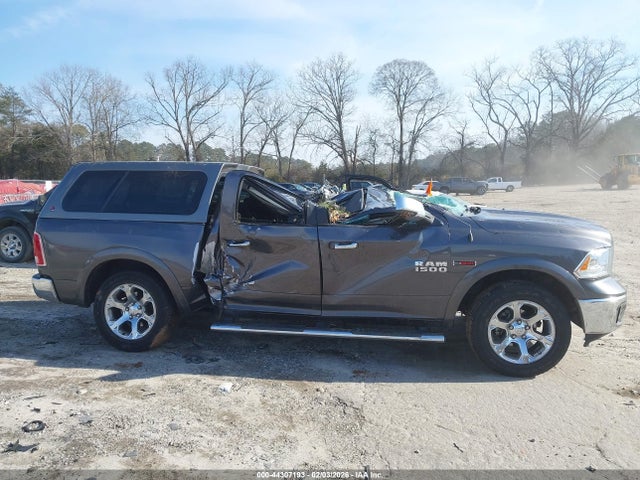 1C6RR7NM7JS312878 RAM 1500 Laramie 4x4 5&#039;7 Box