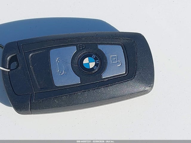 2015 Bmw 328i მანქანა იყიდება აუქციონზე, vin: WBA3A5C50FF606433, აუქციონის ნომერი: 44307231
