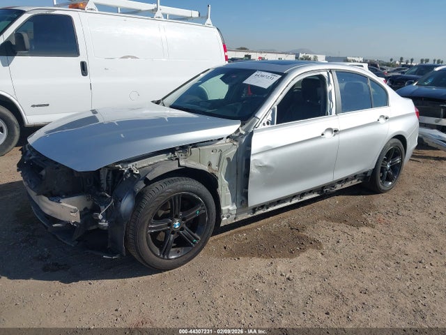 2015 Bmw 328i მანქანა იყიდება აუქციონზე, vin: WBA3A5C50FF606433, აუქციონის ნომერი: 44307231