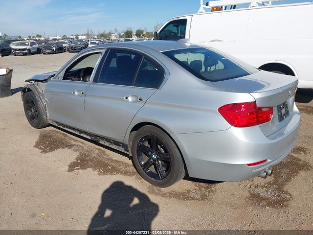 2015 Bmw 328i მანქანა იყიდება აუქციონზე, vin: WBA3A5C50FF606433, აუქციონის ნომერი: 44307231