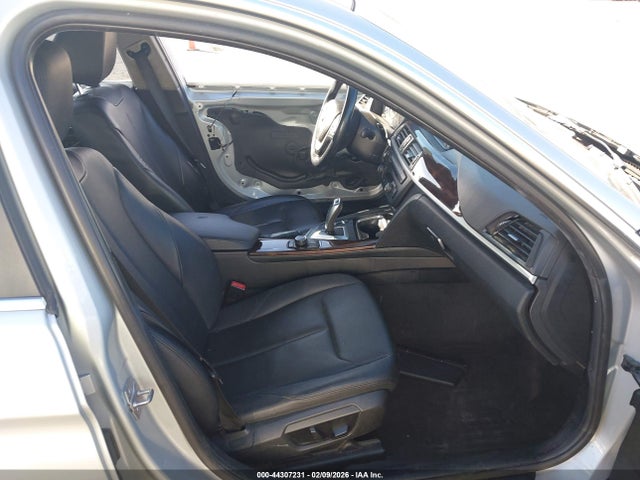 2015 Bmw 328i მანქანა იყიდება აუქციონზე, vin: WBA3A5C50FF606433, აუქციონის ნომერი: 44307231