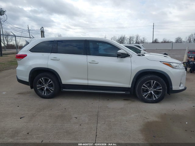 5TDZZRFH9KS352539 Toyota Highlander Le