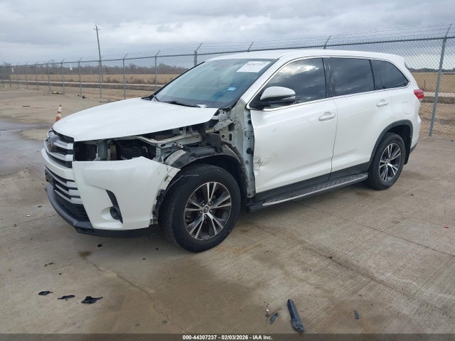 5TDZZRFH9KS352539 Toyota Highlander Le