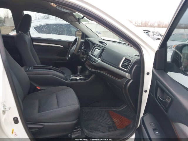 5TDZZRFH9KS352539 Toyota Highlander Le