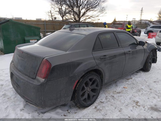 2021 Chrysler 300 300s მანქანა იყიდება აუქციონზე, vin: 2C3CCABG1MH589084, აუქციონის ნომერი: 44307273