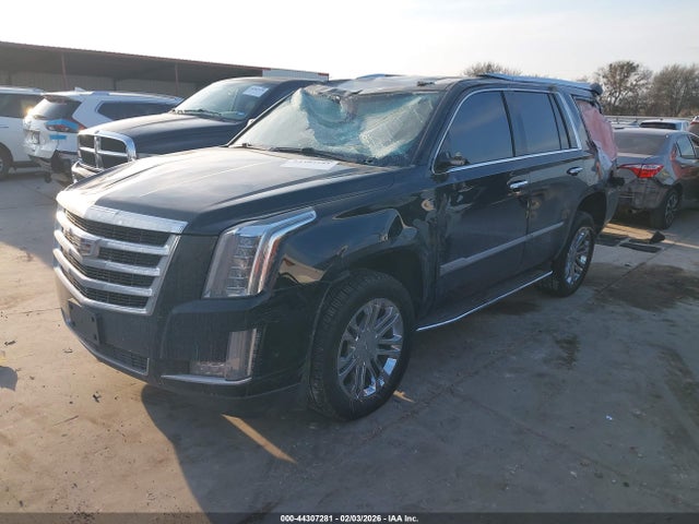 44307281 :رقم المزاد ، 1GYS3AKJ7LR140813 vin ، 2020 Cadillac Escalade 2wd Standard مزاد بيع