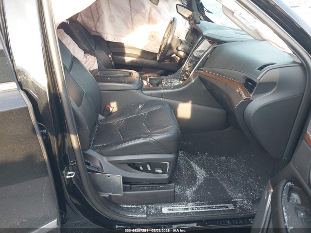 44307281 :رقم المزاد ، 1GYS3AKJ7LR140813 vin ، 2020 Cadillac Escalade 2wd Standard مزاد بيع