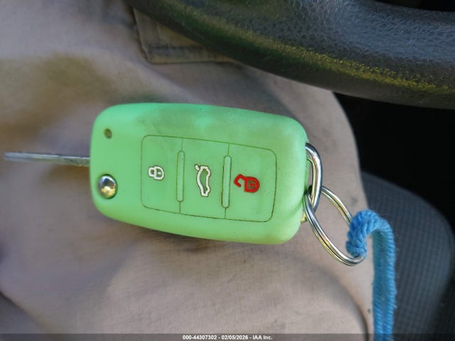 Продажа на аукционе авто 2010 Volkswagen Golf 4-door, vin: WVWDB7AJ7AW297584, номер лота: 44307302
