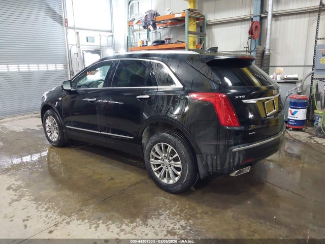 2018 CADILLAC XT5 1GYKNDRSXJZ194713 Photo 2