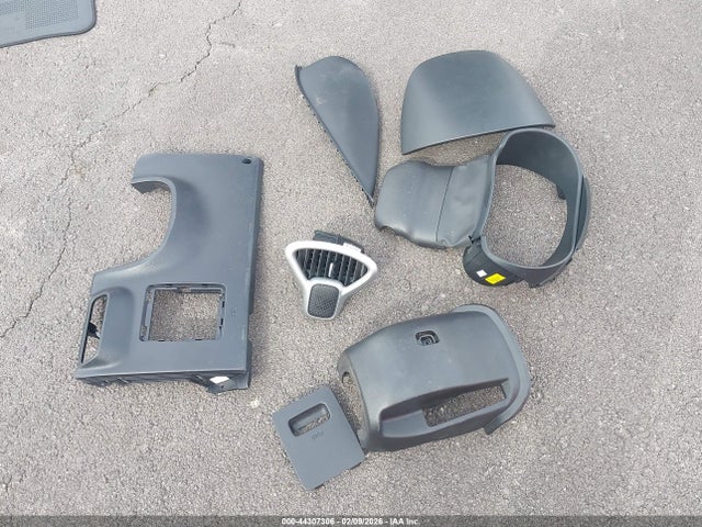 KNDJ23AU6L7099257 KIA SOUL LX