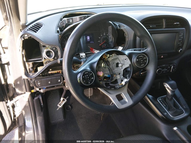 KNDJ23AU6L7099257 KIA SOUL LX