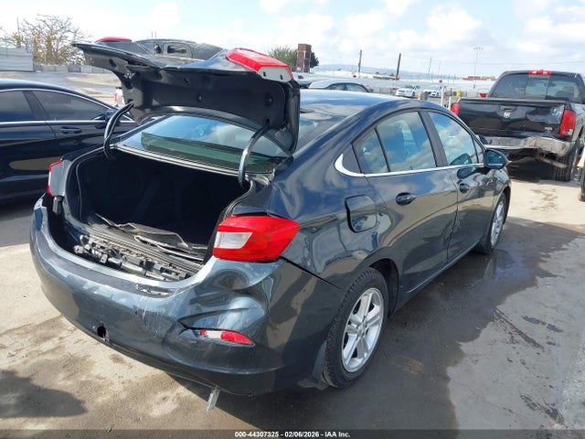 1G1BE5SM8H7158802 Chevrolet Cruze Lt Auto