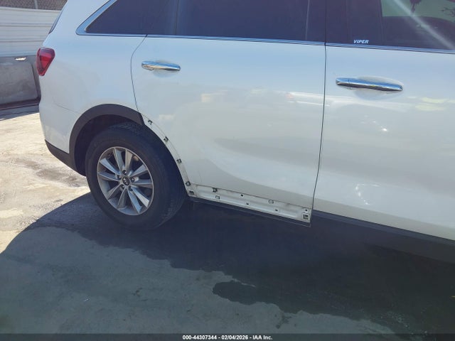5XYPG4A58KG560759 KIA Sorento 3.3l Lx