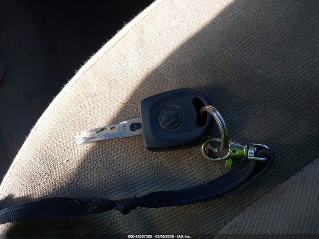 2001 VOLKSWAGEN NEW BEETLE 3VWCK21C21M441071 Photo 10