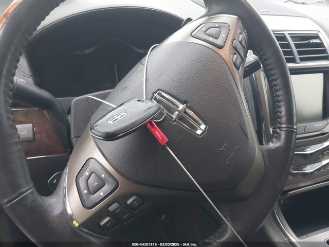 2LMDJ8JK2EBL17622 Lincoln MKX
