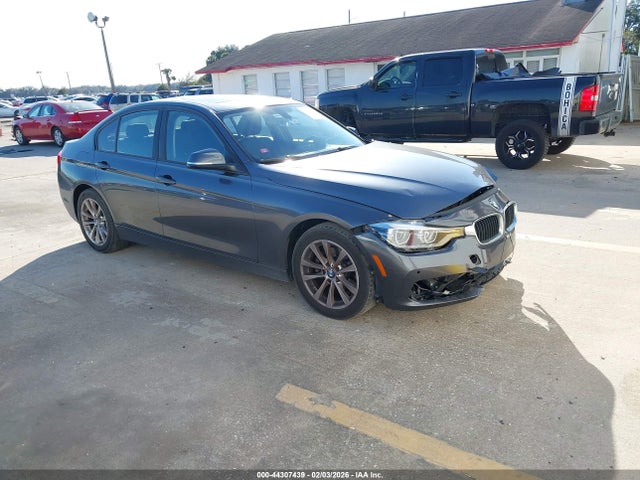 2018 BMW 320I WBA8E5G5XJNU45995 Photo 0