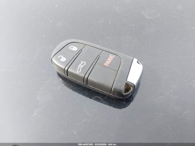 44307492 :رقم المزاد ، 1C3CCCAB4GN150958 vin ، 2016 Chrysler 200 Limited مزاد بيع