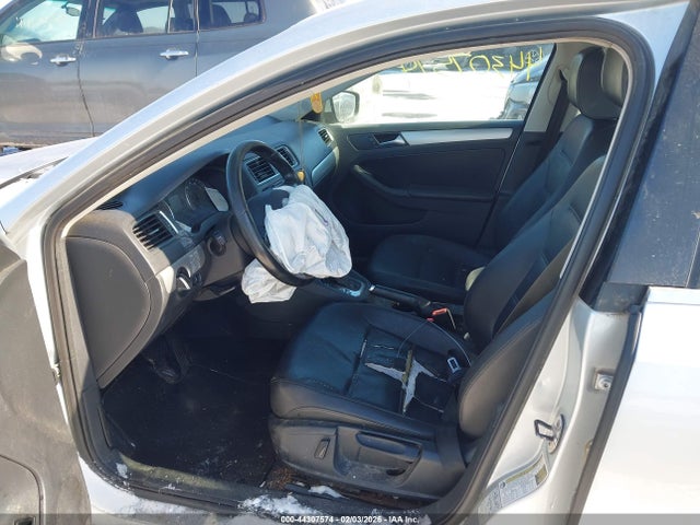 44307574 :رقم المزاد ، 3VWDP7AJ4DM374141 vin ، 2013 Volkswagen Jetta Se مزاد بيع