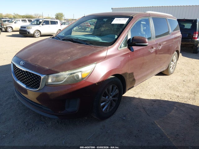 KIA SEDONA LX 2015 KNDMB5C1XF6060872 Image 2