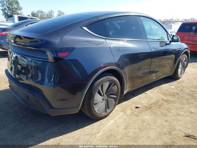 2026 TESLA MODEL Y 7SAYGDED1TF427181 Photo 3