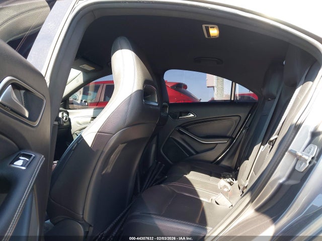 Mercedes-Benz CLA 250 2015 WDDSJ4EB9FN284804 Image 8
