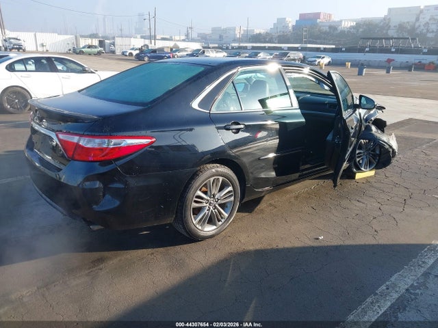 4T1BF1FK0GU216368 Toyota CAMRY SE