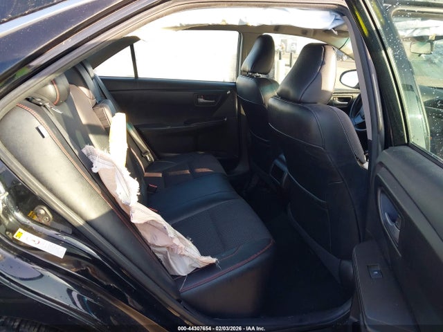 4T1BF1FK0GU216368 Toyota CAMRY SE