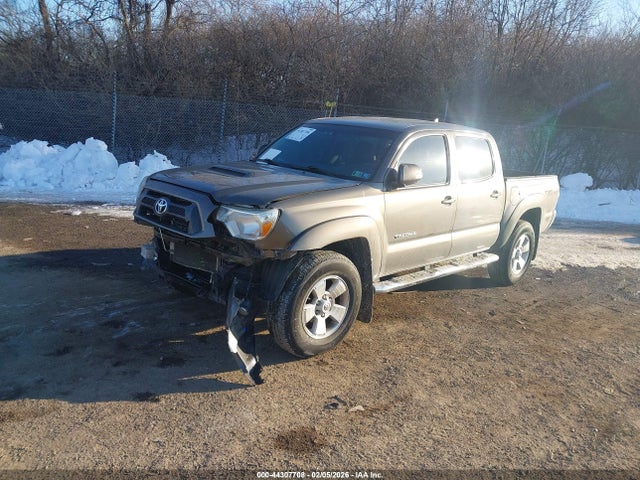 Toyota Tacoma Base V6 2014 3TMLU4EN5EM162773 Image 2