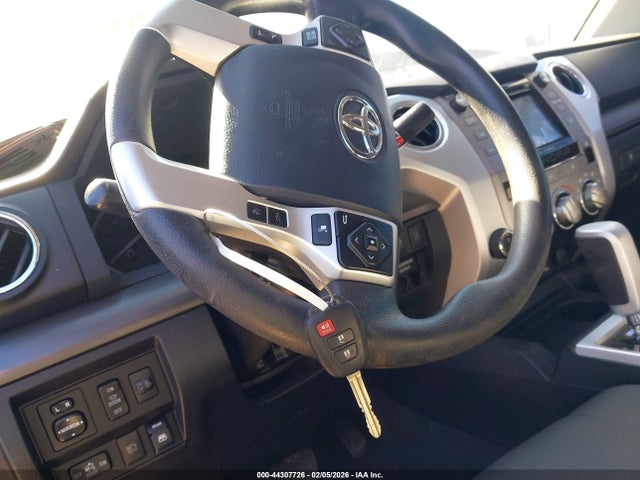 2018 TOYOTA TUNDRA 5TFDY5F16JX692801 Photo 10