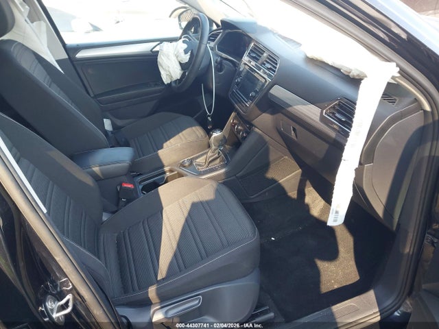44307741 :رقم المزاد ، 3VVFB7AX1PM093743 vin ، 2023 Volkswagen Tiguan 2.0t S مزاد بيع