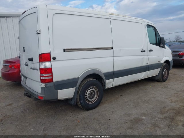 Mercedes-Benz Sprinter 2500 Normal Roof 2015 WD3PE7CCXFP146656 Image 4