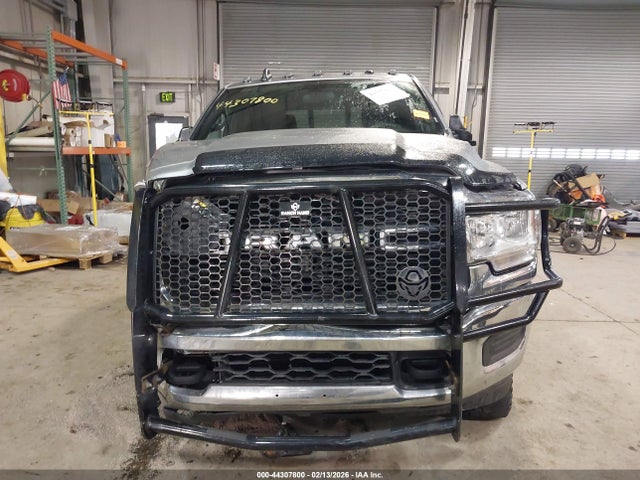3C63R3CL3NG207485 RAM 3500 Tradesman 4x4 6&#039;4 Box