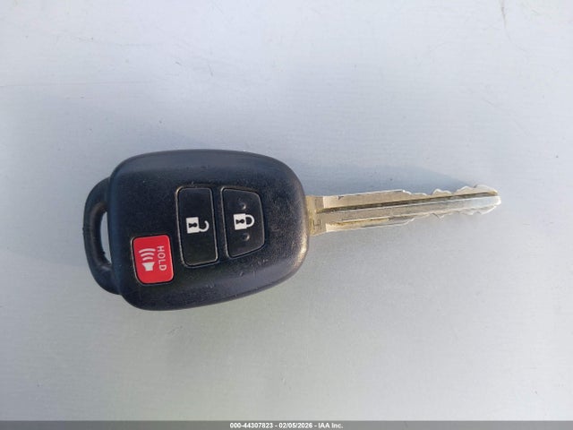 44307823 :رقم المزاد ، JTMWFREV3FJ052405 vin ، 2015 Toyota Rav4 Xle مزاد بيع